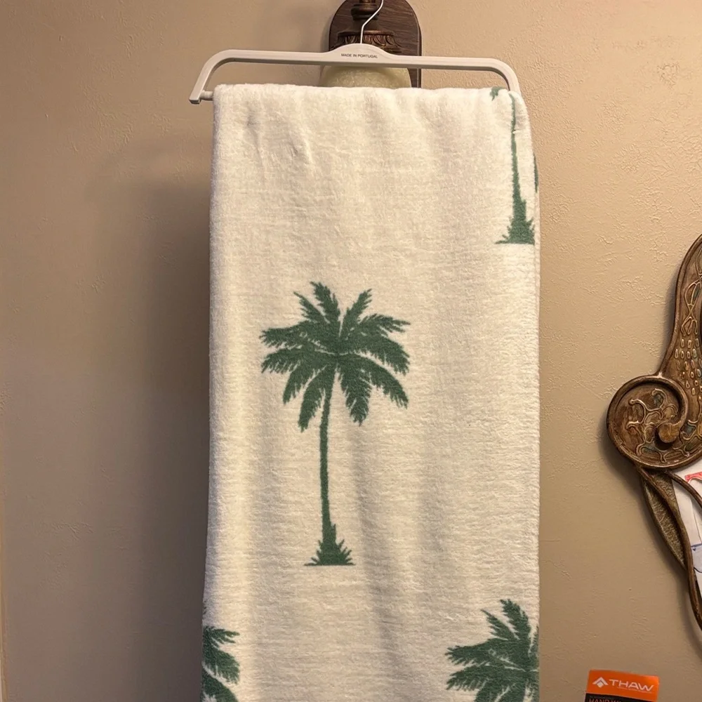 Palm Tree Patterned throw blanket - Picture 2 of 8